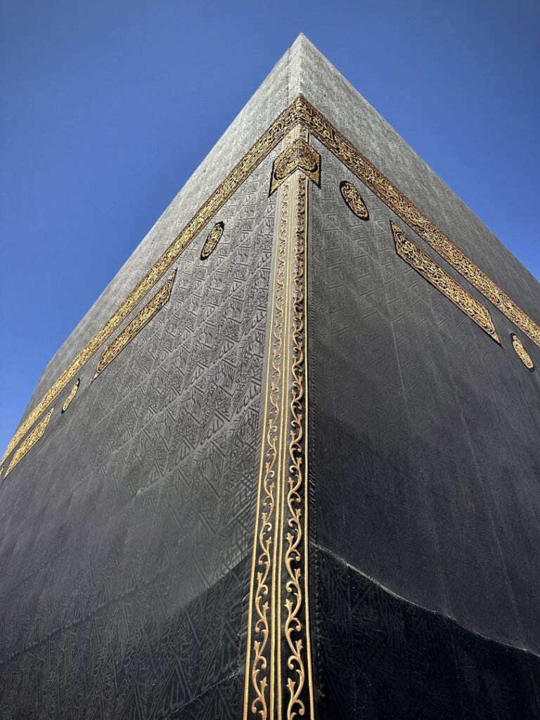 al kaaba in al haram mosque mecca saudi arabia 2023 11 27 05 10 32 utc.jpg